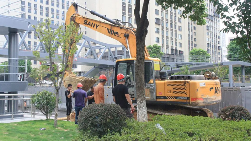 炎炎夏日送清涼，滴滴關(guān)懷潤(rùn)人心